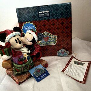 Jim Shore Mickey Mouse and Minnie Mouse "A Christmas Kiss"